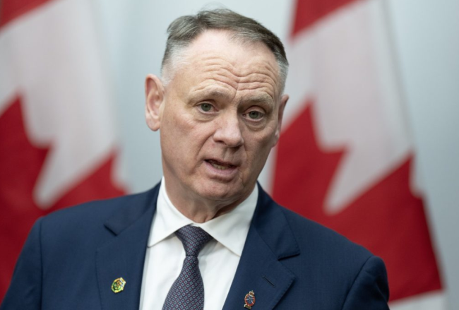 O Canadá anuncia US$ 220 milhões para a Ucrânia