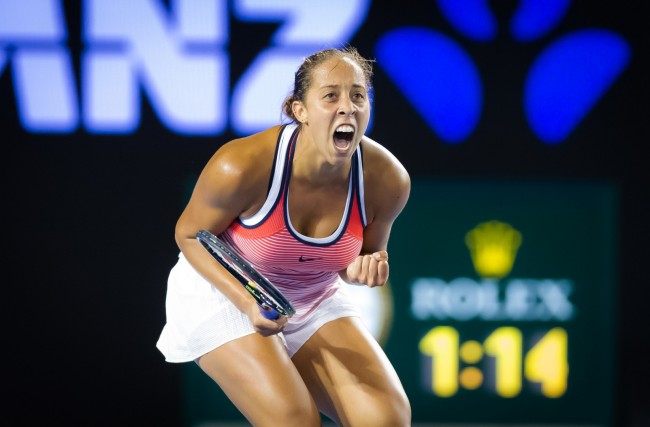 Iga Swiatek surpreendida por Rybakina no WTA Finals, Madison Keys eliminada