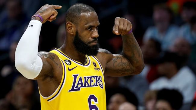 LeBron James se torna o segundo jogador de 40+ anos a marcar um triplo-duplo: o que isso significa?