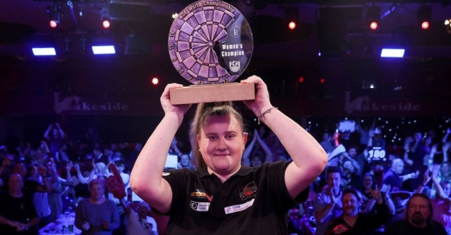 PDC World No. 2 Luke Littler derrotado pelo WDF Women's World No. 1 Beau Greaves