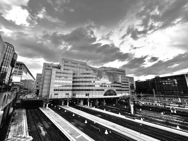 Polícia francesa derruba esfaqueador 