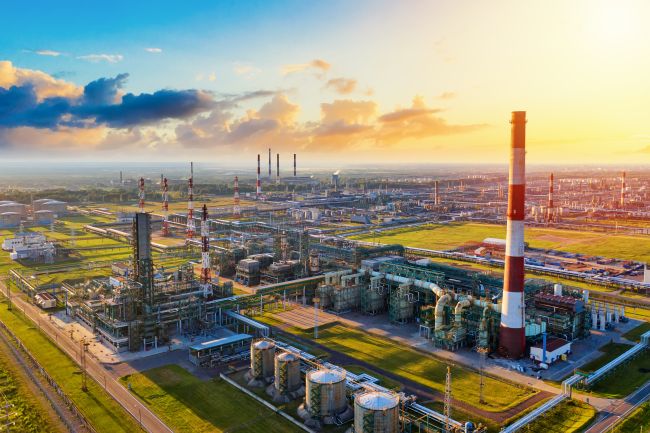 Relatório: União Europeia investe mais em petróleo e gás russos do que em assistência à Ucrânia