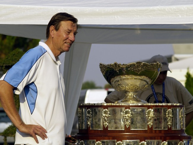 Novak Djokovic foi às lágrimas em homenagem emocionante ao seu mentor Nikola Pilic