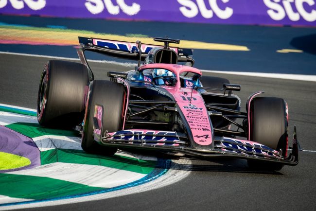 Irmão do ex-diretor da Alpine que renunciou esta semana foi preso com "grandes quantias de dinheiro"