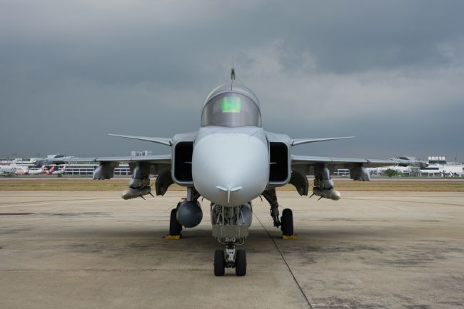 Venda do Gripen da Suécia para o Peru agita competição armamentista na América Latina
