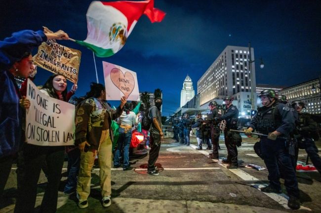 Cidades dos Estados Unidos se preparam para mais protestos enquanto Los Angeles impõe toque de recolher