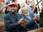 A press&atilde;o aumenta sobre o Reino Unido para banir Kanye West ap&oacute;s rea&ccedil;&atilde;o negativa ao festival