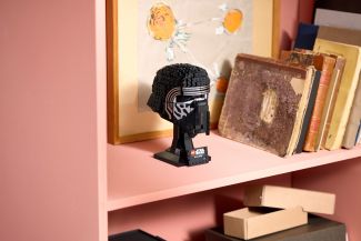 Chopper, capacetes, caças estelares e um logotipo compõem o restante da linha Star Wars Day da Lego