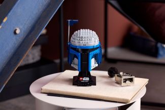 Chopper, capacetes, caças estelares e um logotipo compõem o restante da linha Star Wars Day da Lego