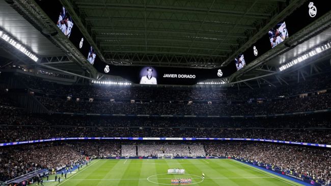 O Real Madrid fez um minuto de silêncio por Javier Dorado, ex-jogador que morreu de leucemia, mas vaias foram ouvidas
