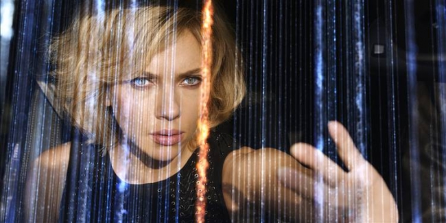 Scarlett Johansson mira na OpenAI após voz de chatbot