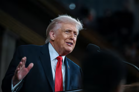 Trump sinaliza prontidão para um possível ataque ao Irã