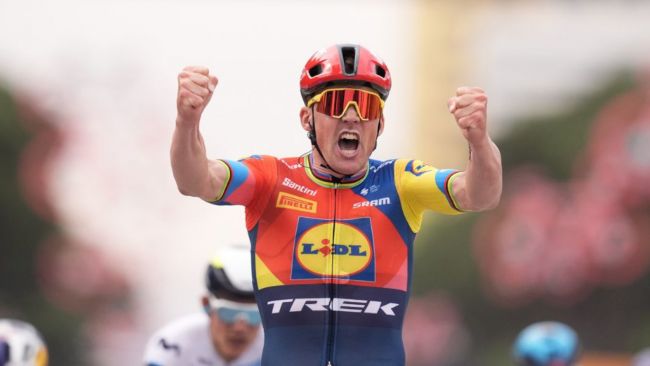 Giro d'Italia: Ciclista dinamarquês Mads Pedersen vence primeira etapa na Albânia