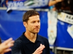 Xabi Alonso reclama do &aacute;rbitro em poss&iacute;vel p&ecirc;nalti contra Vin&iacute;cius