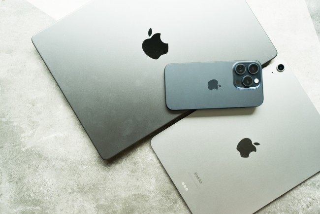 Apple desenvolve laptop Mac econômico para rivalizar com Chromebooks, informa Bloomberg News