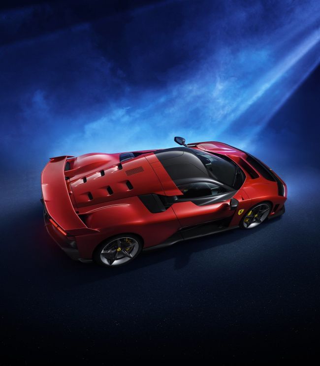 Ferrari revela o sucessor do LaFerrari