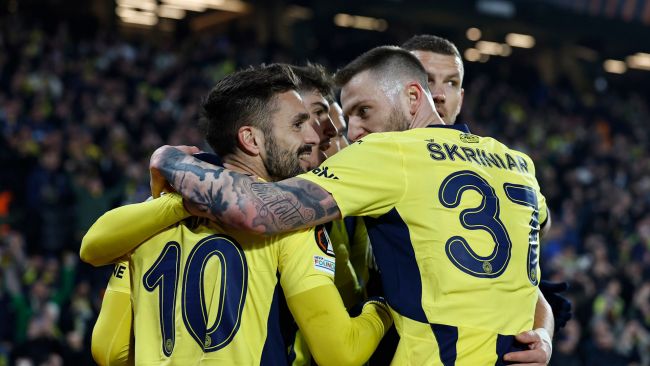 Fenerbahçe, Ajax e Alkmaar obtêm grandes vantagens durante os play-offs da Liga Europa