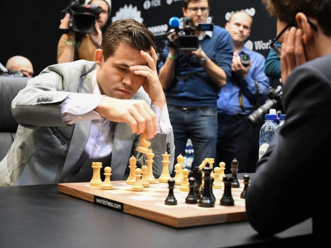 Magnus Carlsen pondera abandonar o xadrez clássico depois de perder a paciência contra Gukesh