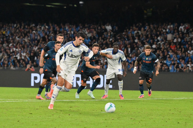 O técnico do Como, Cesc Fábregas, repreende publicamente Álvaro Morata após cartão vermelho: 