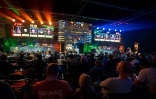 ESL fechar&aacute; circuito feminino de Counter-Strike, mas promete alternativa "inclusiva" e "sustent&aacute;vel"