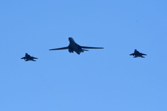 Coreia do Norte critica implantação de bombardeiro B-1B em meio a tensões crescentes