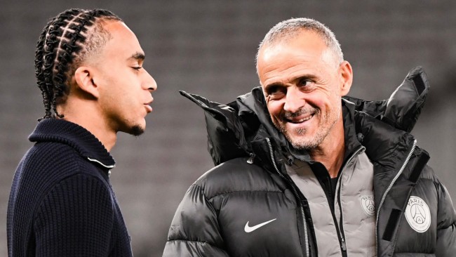 Ethan Mbappé marca primeiro gol na Ligue 1 contra o ex-clube PSG com o irmão Kylian presente