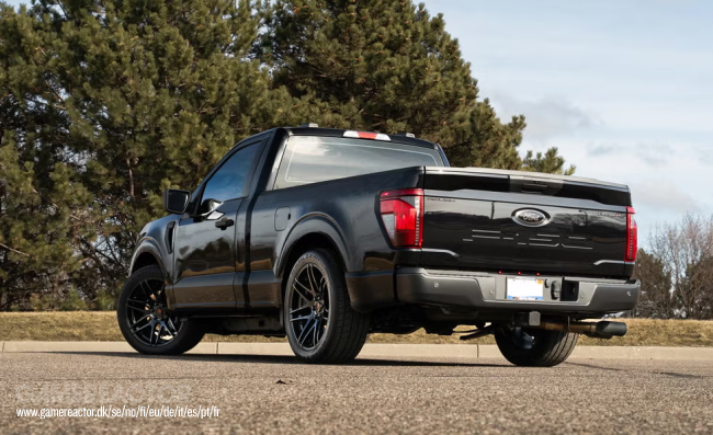 Ford revela novo F-150 Roush Nitemate de aparência agressiva