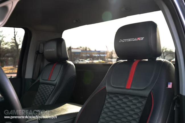 Ford revela novo F-150 Roush Nitemate de aparência agressiva