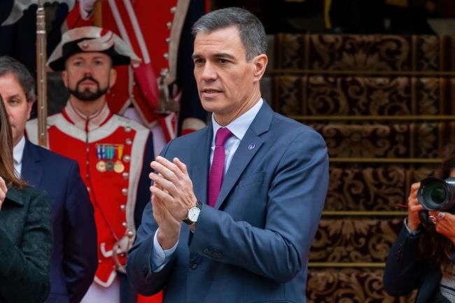 Primeiro-ministro espanhol pede desculpas em meio a consequências de corrupção