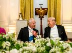 O rei Charles III viraliza por provocar Trump e presentes significativos durante uma visita a Washington