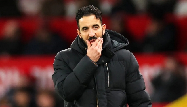 "Somos o pior time da história do Manchester United. Aqui está: suas manchetes"