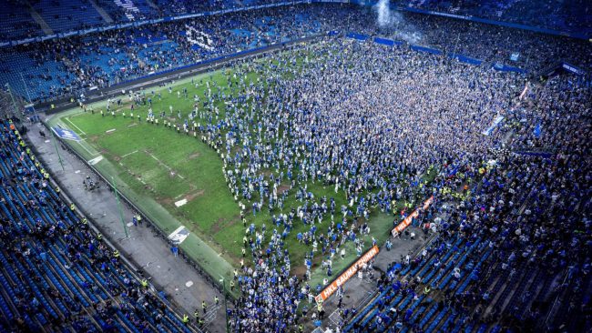 Comemoração da promoção do Hamburgo à Bundesliga deixa 44 feridos e um em estado crítico