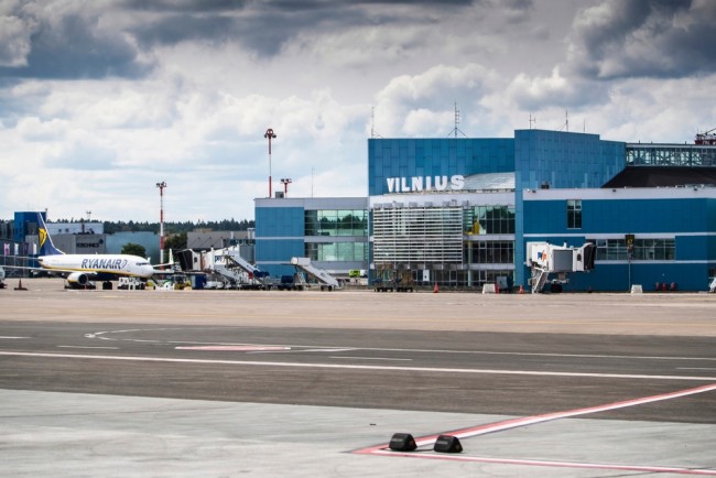Aeroporto de Vilnius fechado após avistamento de drone