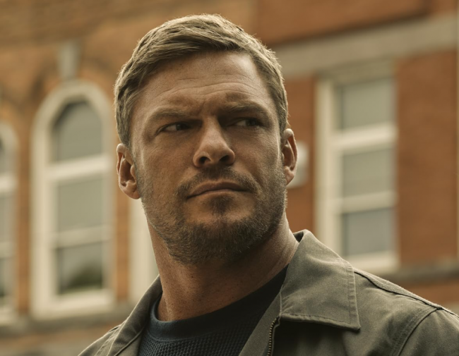 Alan Ritchson não quer se juntar ao Universo DC como um bom menino