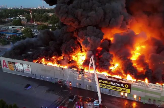 Polônia fechará consulado russo em Cracóvia após alegações de incêndio criminoso