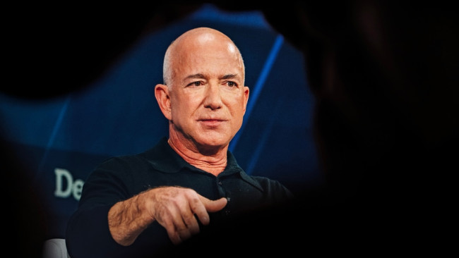 Amazon revela uma grande investida em IA no dia seguinte a Bezos arrasar com o The Washington Post