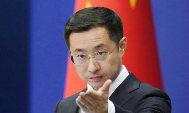 China pede calma após ataques israelenses ao Irã