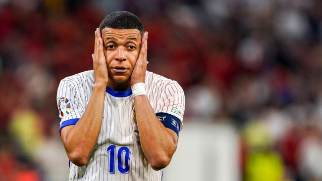 Mbappé comenta sobre o tornozelo antes da partida da França contra o Azerbaijão na sexta-feira