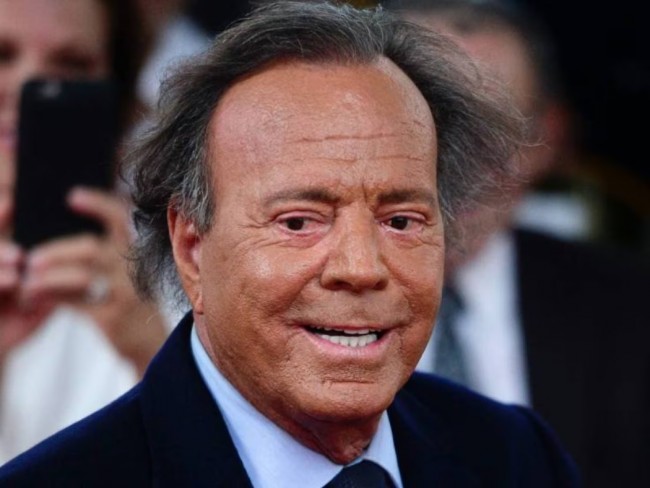 Julio Iglesias acusado de agressão sexual por ex-funcionários