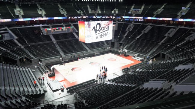 Treinador do Valencia Basket não quer desculpas após derrota contra o Hapoel Tel Aviv a portas fechadas