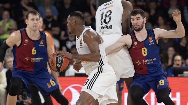 Real Madrid vence o épico Clássico da EuroLeague com três pontos no último segundo e dois acréscimos