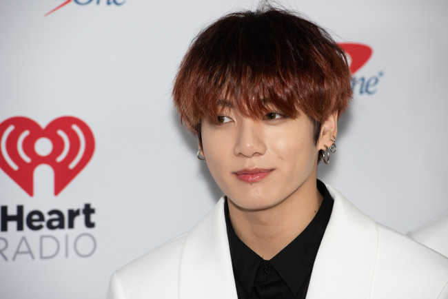 O perseguidor do BTS que tocou a campainha do Jungkook 133 vezes pode ser deportado