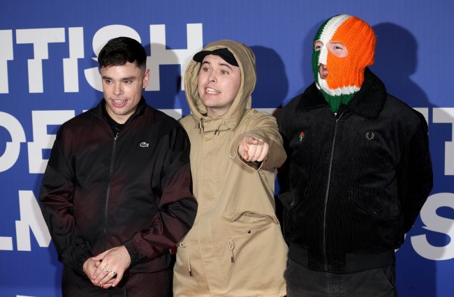 Banda de rap irlandesa enfrenta grande reação após declaração polêmica