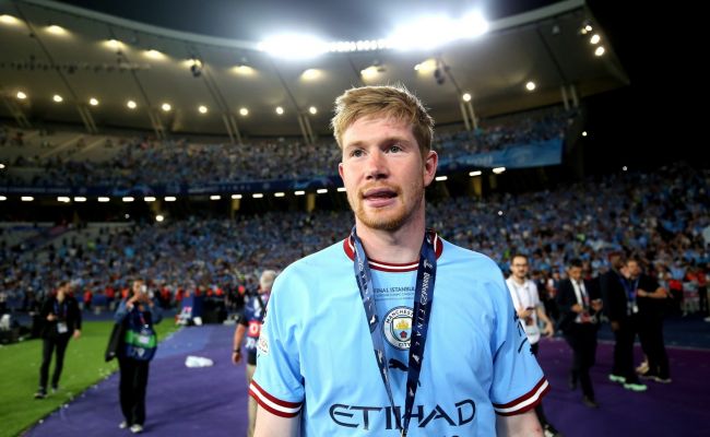 O capitão do Manchester City, Kevin De Bruyne, anuncia que está deixando o clube