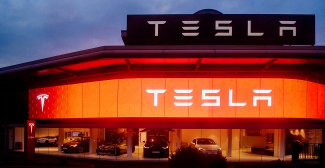 Musk afirma falsamente que o FSD do Tesla é 10 vezes mais seguro do que a direção humana comum