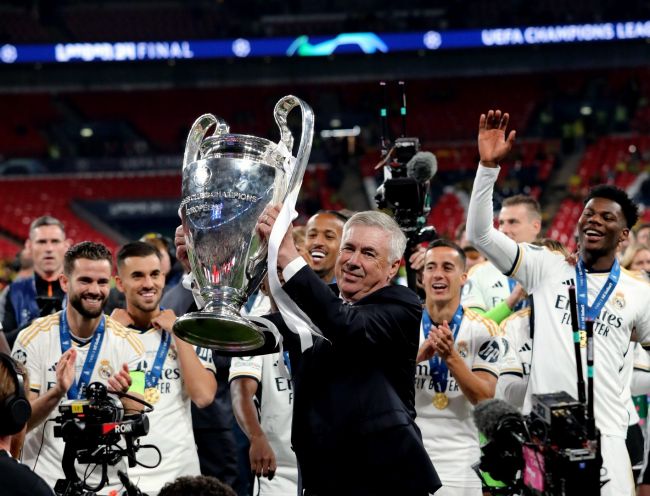 "Ganhar títulos no Real Madrid é mais fácil do que em qualquer outro lugar", disse Ancelotti após o seu 15º título