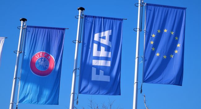 A UEFA mantém boicote à Copa do Mundo, pois a FIFA não cumpriu as condições e aumenta a pressão sobre Infantino