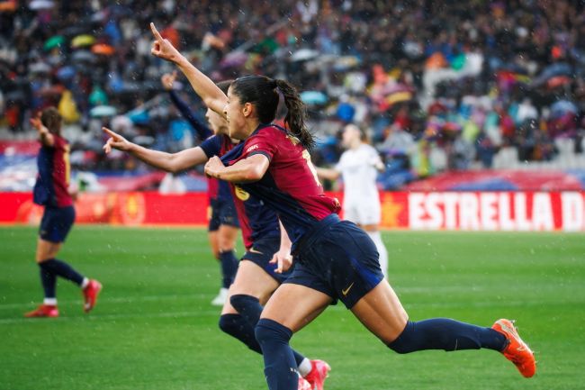 O governo espanhol inclui a liga feminina de futebol nos grupos oficiais, o que aumentará a receita