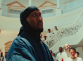 Mahershala Ali exibe suas habilidades de espada semelhantes a Blade em Your Mother Seu Mother Seu Mother 