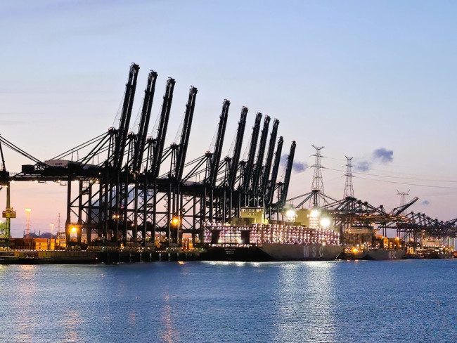 Bélgica implantará sistema de defesa aérea no Porto de Antuérpia em meio a ameaças de drones